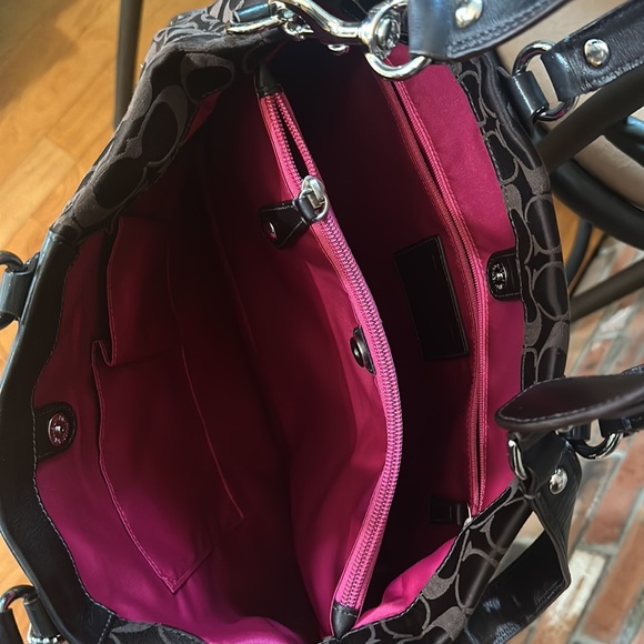 Brown coach bag in excellent condition approximately 15” wide x 11” high - Picture 3 of 3